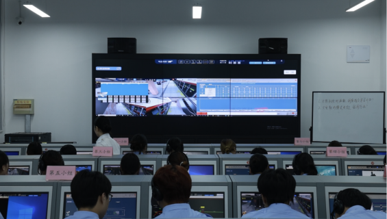 以训践言 以语赋能 ——汽车与交通工程学院依托专业实训开展新生推普入学教育